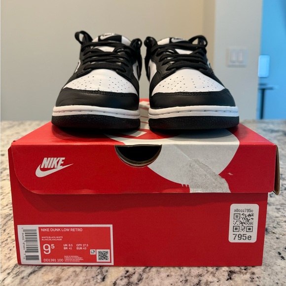 Nike Dunk Low “Black White” - Picture 6 of 6